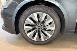 harmaa Audi A6 2023 kuva 9.