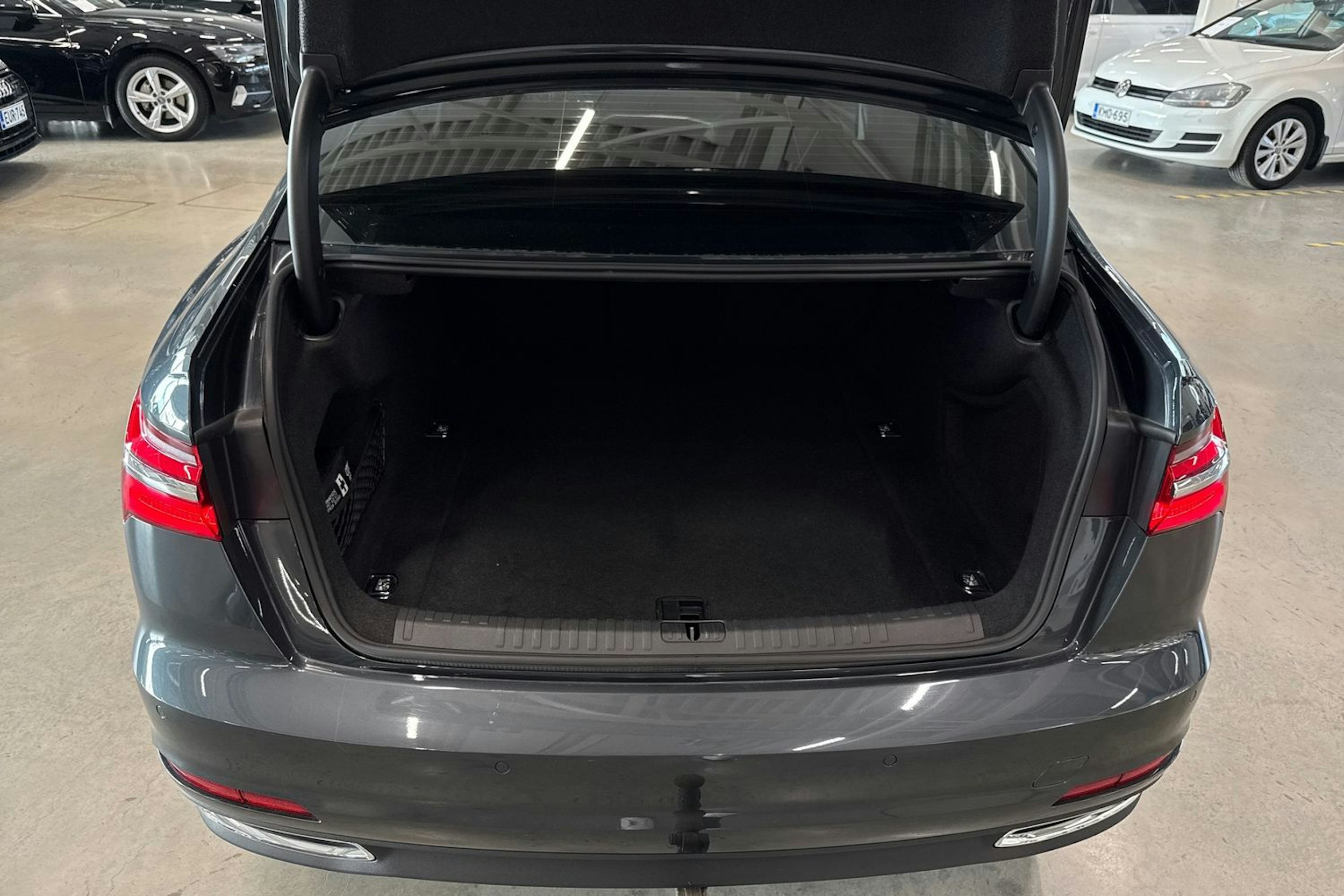 harmaa Audi A6 2023 kuva 11.