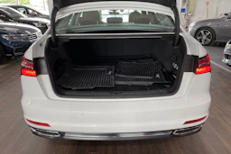 Valkoinen Audi A6 2023 kuva 15.