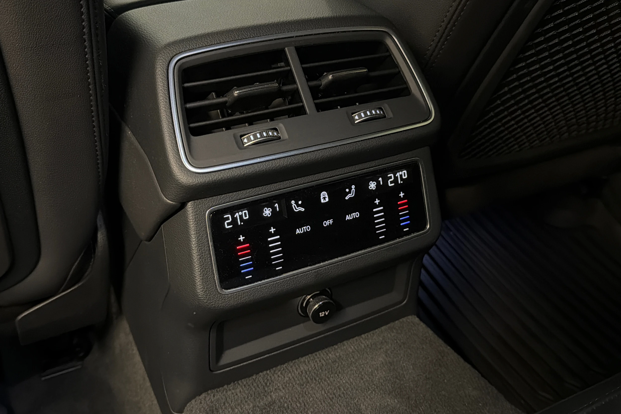 Harmaa Audi A6 2023 kuva 18.