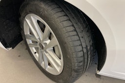 valkoinen Audi A6 2023 kuva 13.