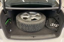 valkoinen Audi A6 2023 kuva 24.