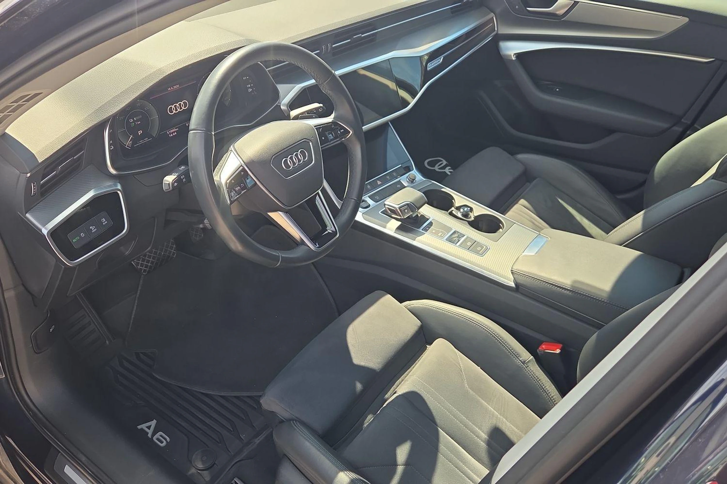 sininen Audi A6 2023 kuva 3.