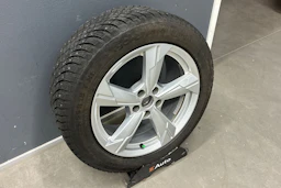 sininen Audi A6 2023 kuva 10.