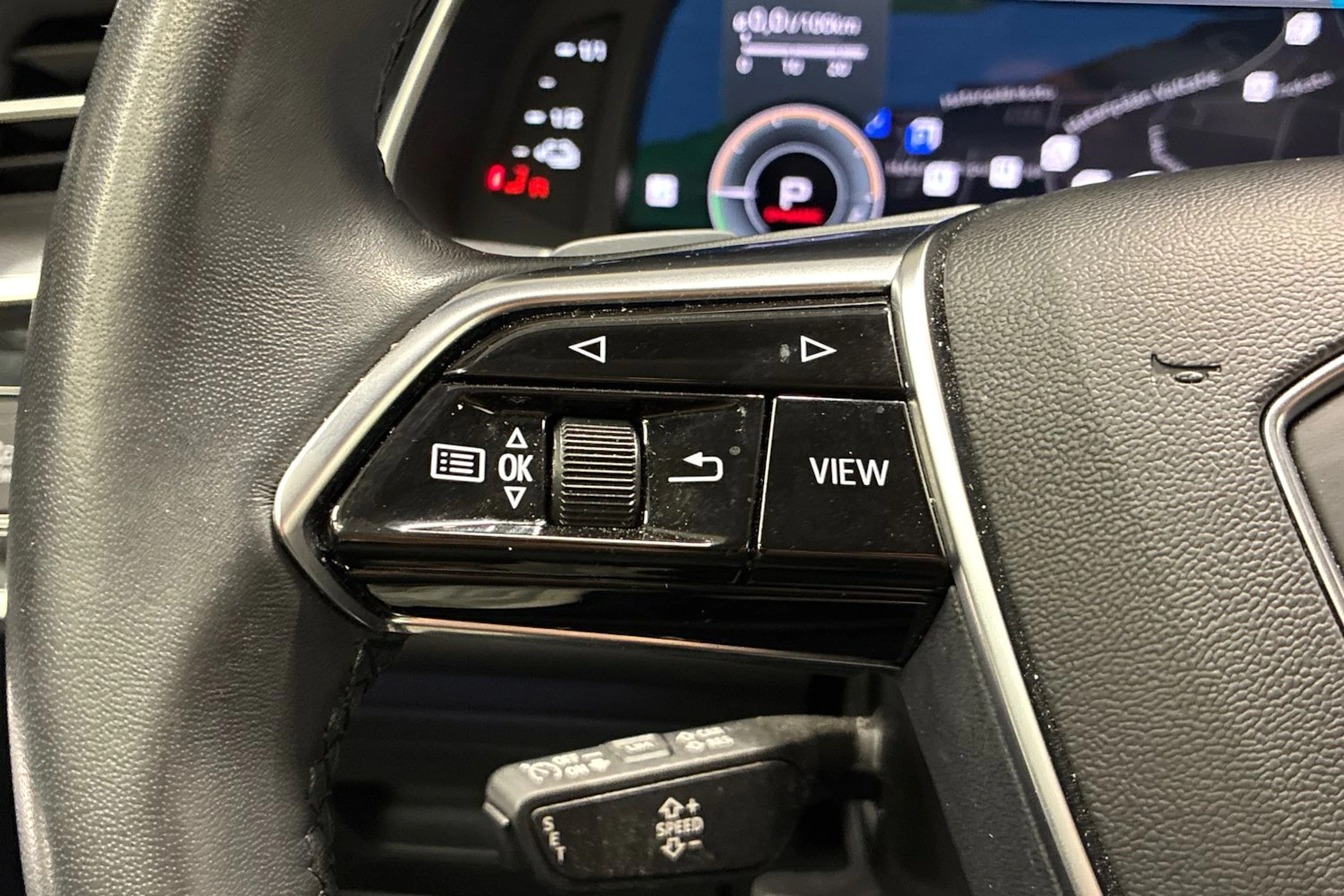 sininen Audi A6 2023 kuva 13.