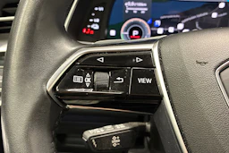 sininen Audi A6 2023 kuva 13.