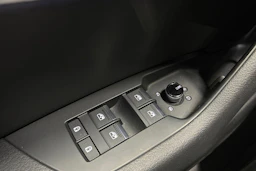 sininen Audi A6 2023 kuva 18.