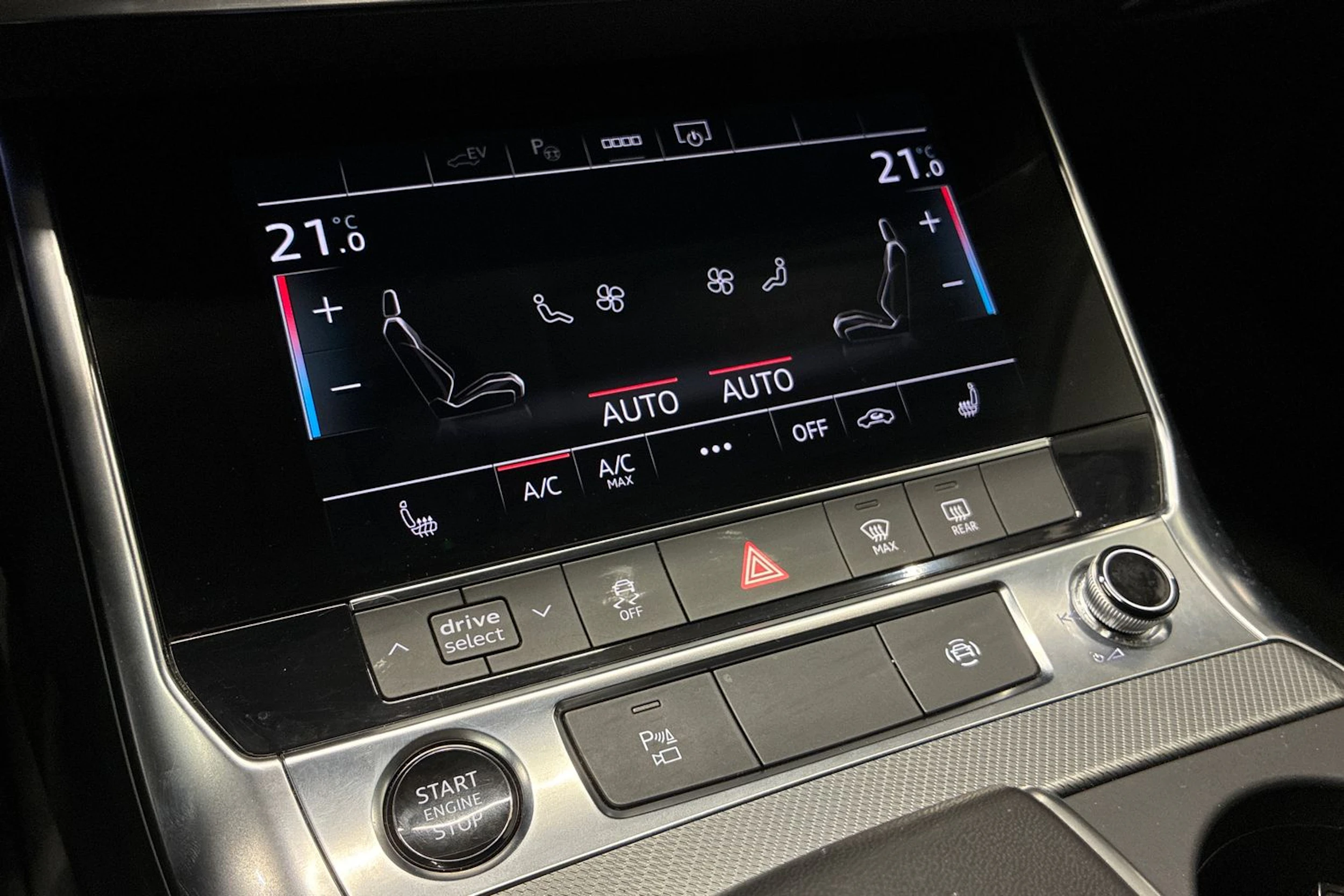sininen Audi A6 2023 kuva 20.