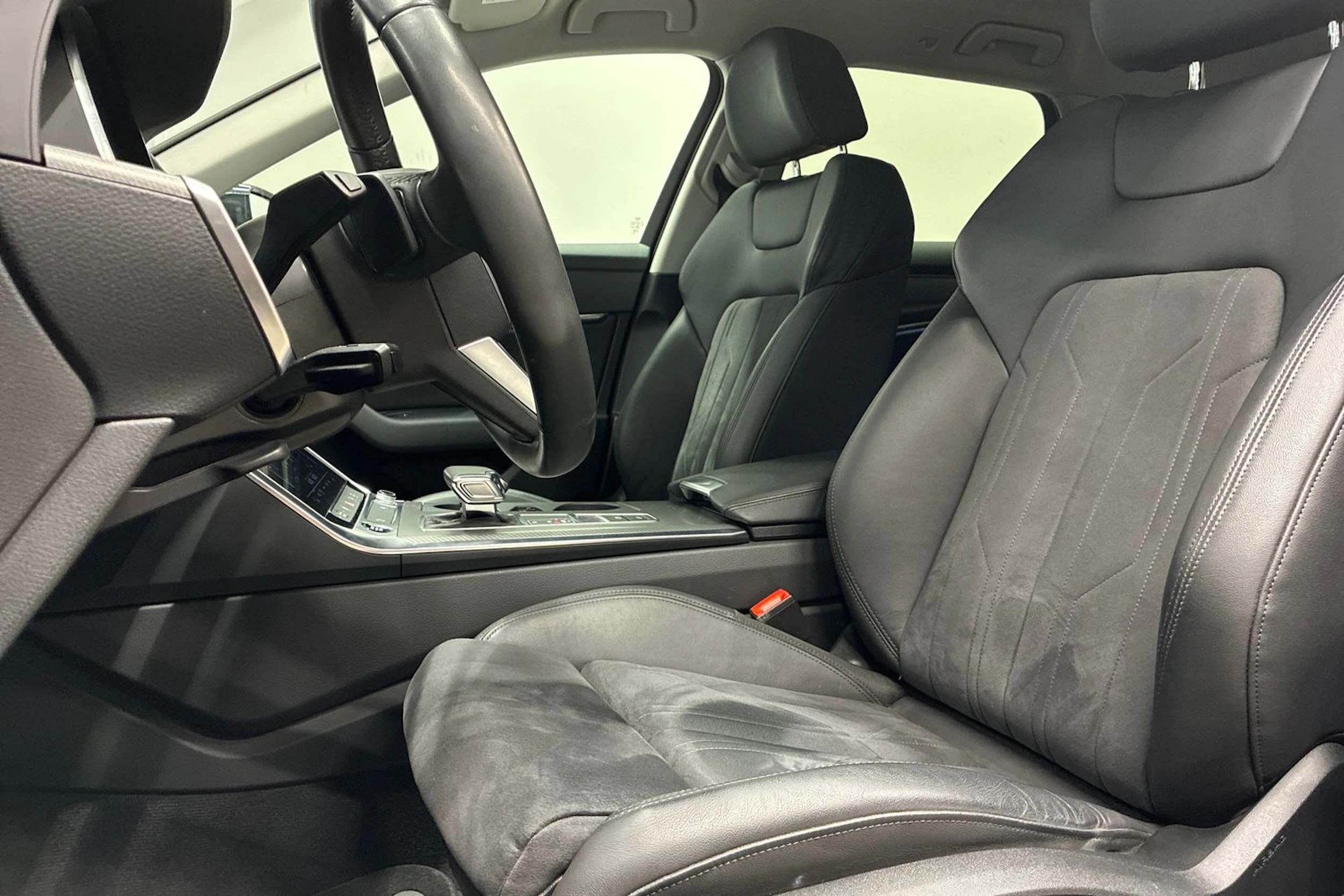 sininen Audi A6 2023 kuva 26.