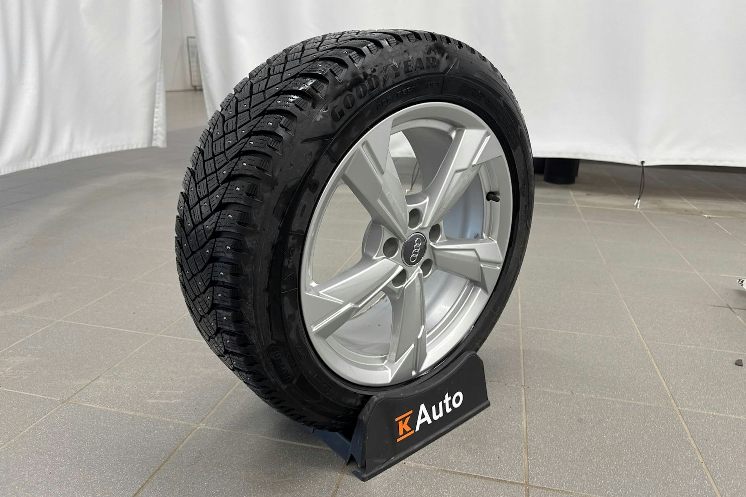 musta Audi A6 2023 kuva 13.