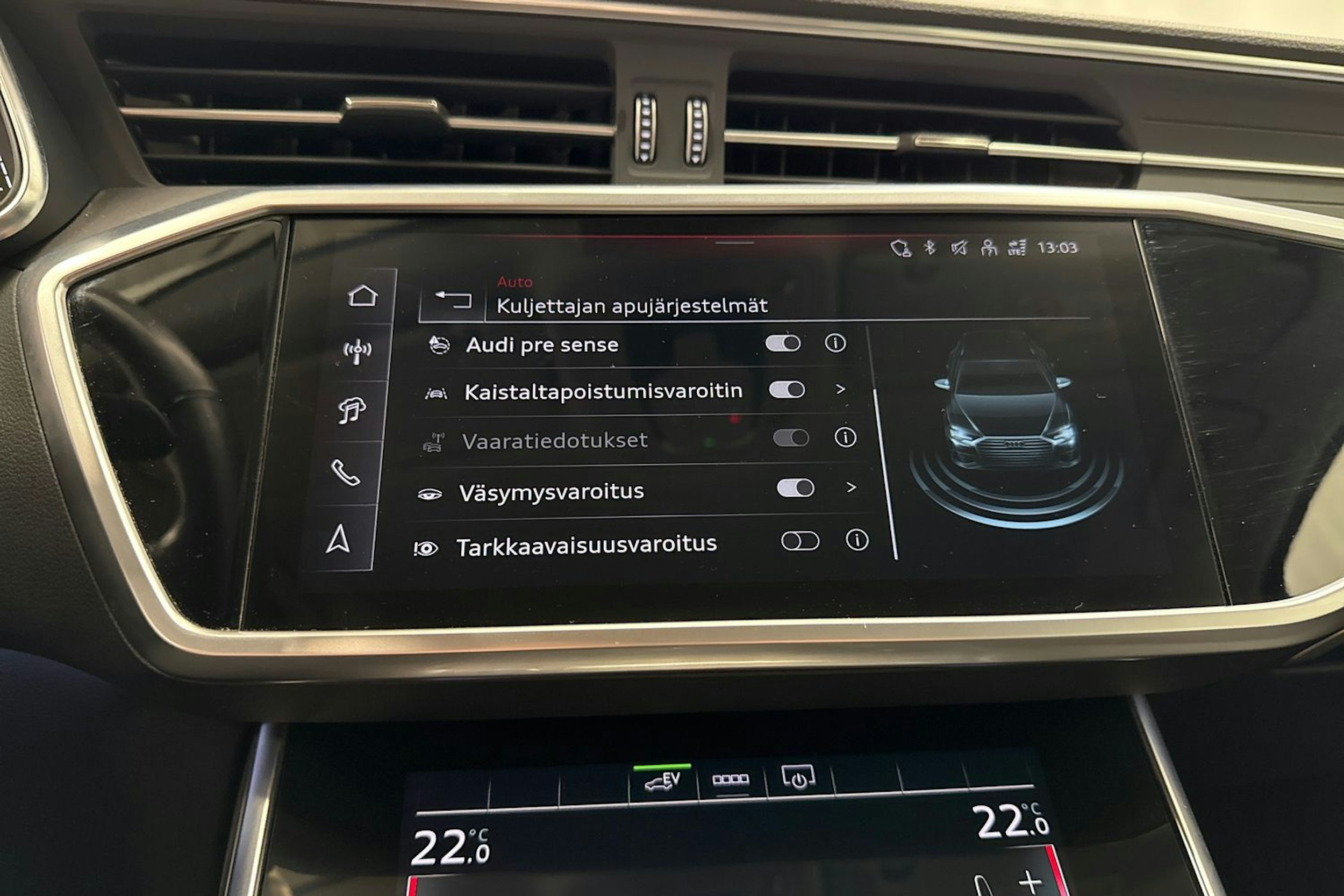 musta Audi A6 2023 kuva 27.