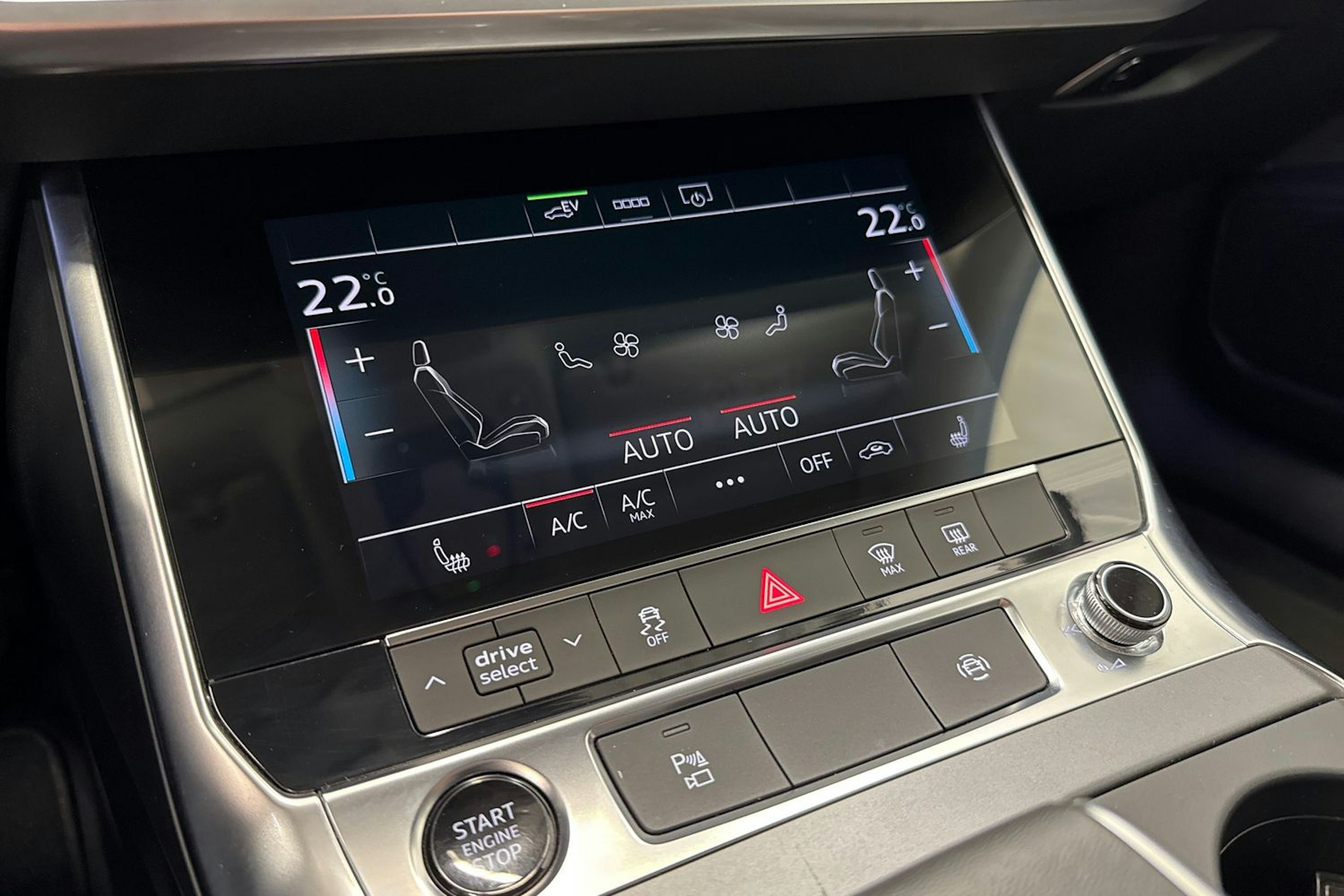musta Audi A6 2023 kuva 28.