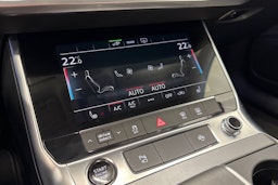 musta Audi A6 2023 kuva 28.