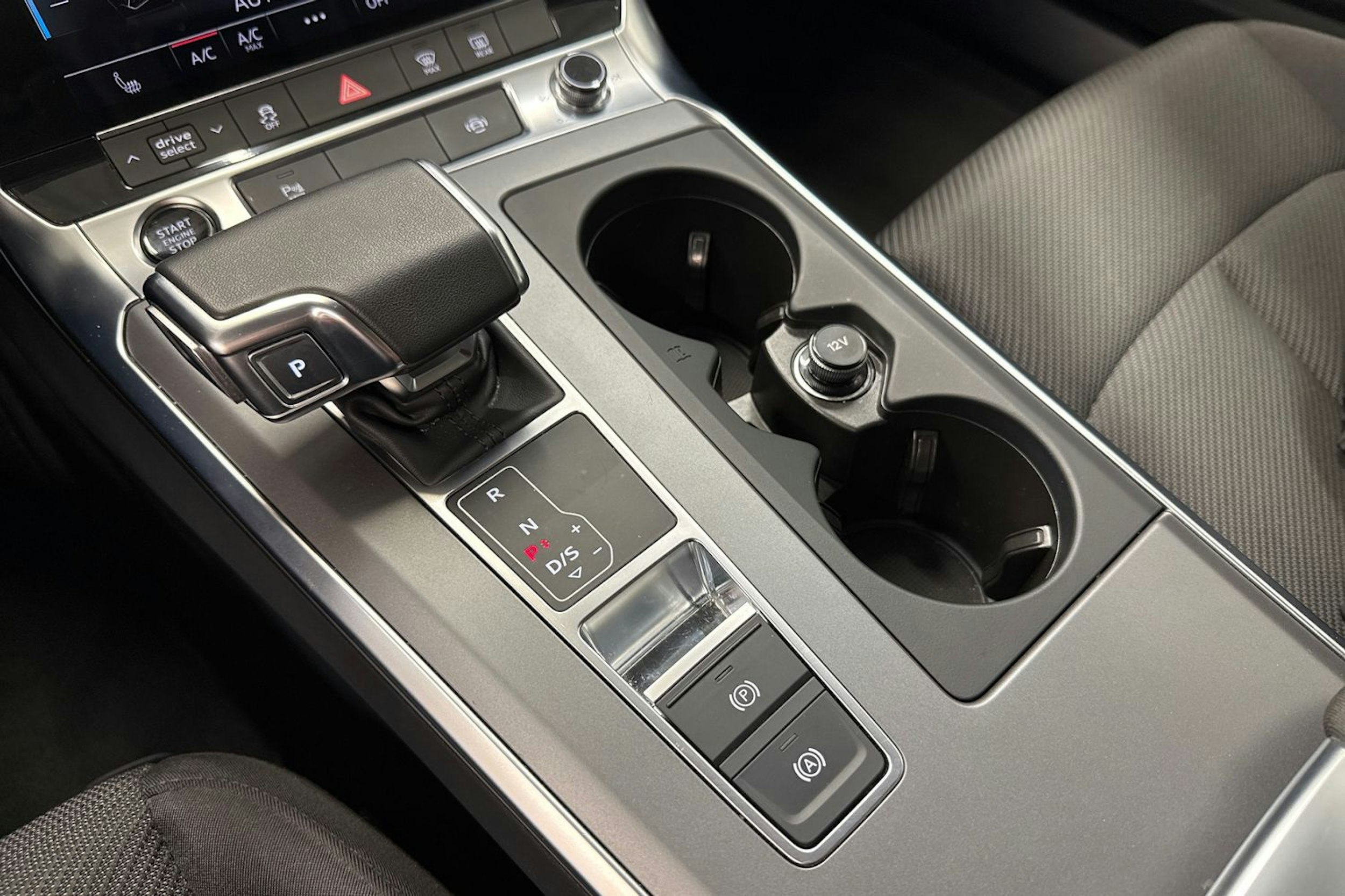 musta Audi A6 2023 kuva 29.