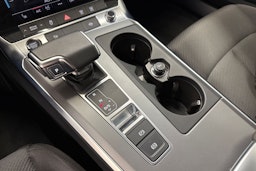 musta Audi A6 2023 kuva 29.