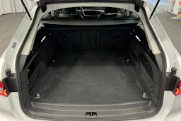 valkoinen Audi A6 2023 kuva 11.