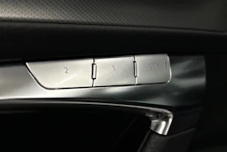 valkoinen Audi A6 2023 kuva 16.