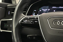 valkoinen Audi A6 2023 kuva 19.