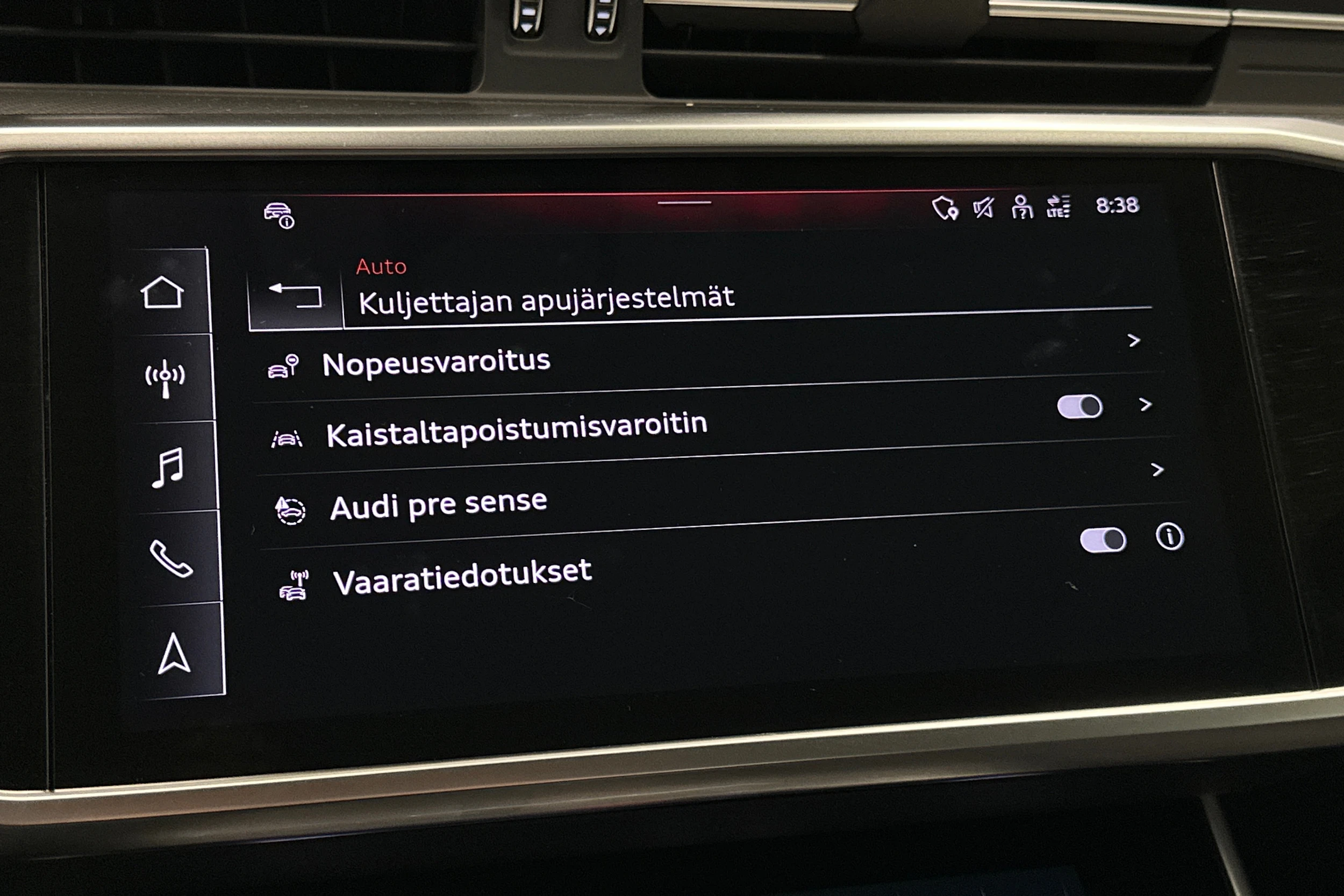 valkoinen Audi A6 2023 kuva 26.
