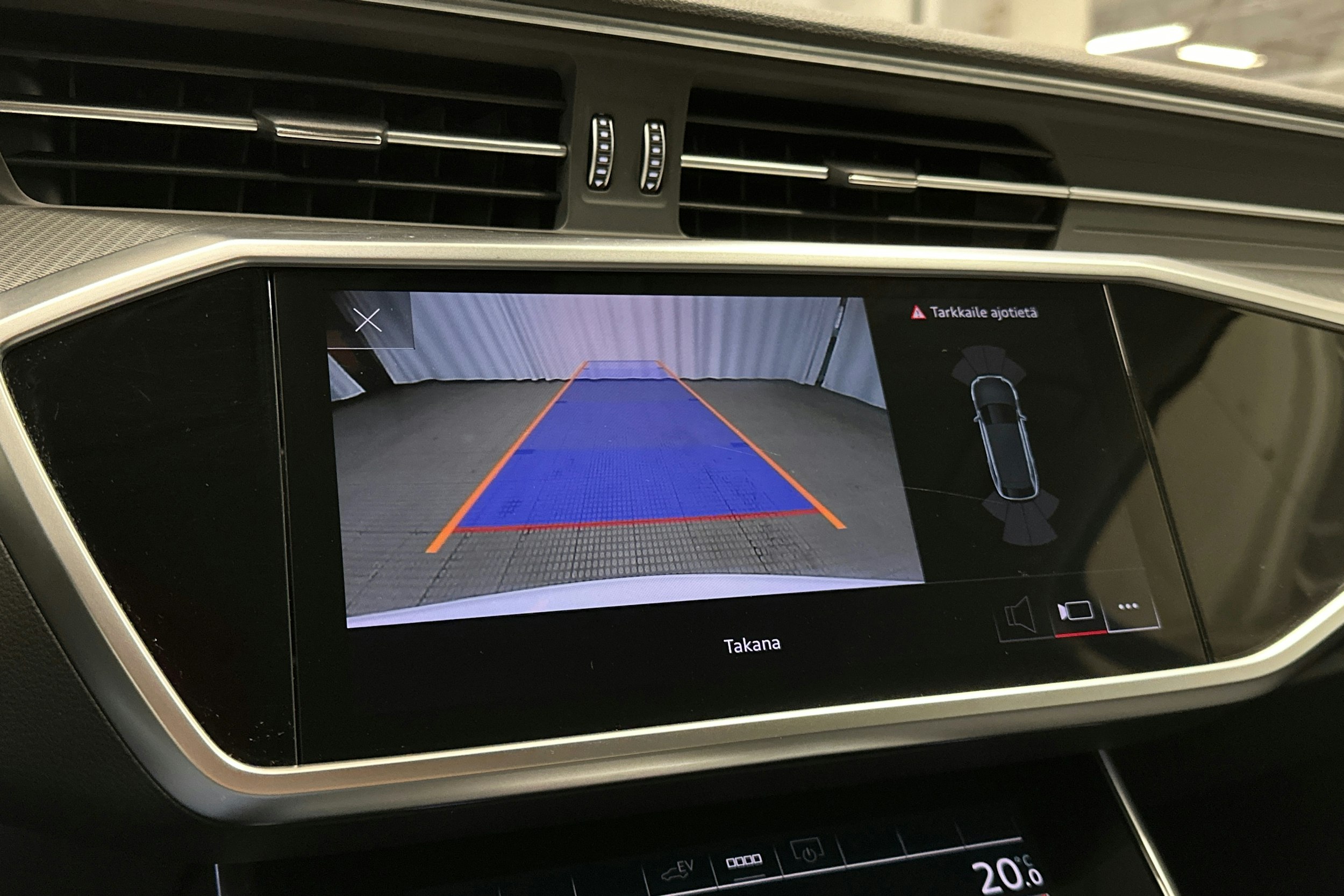 valkoinen Audi A6 2023 kuva 26.