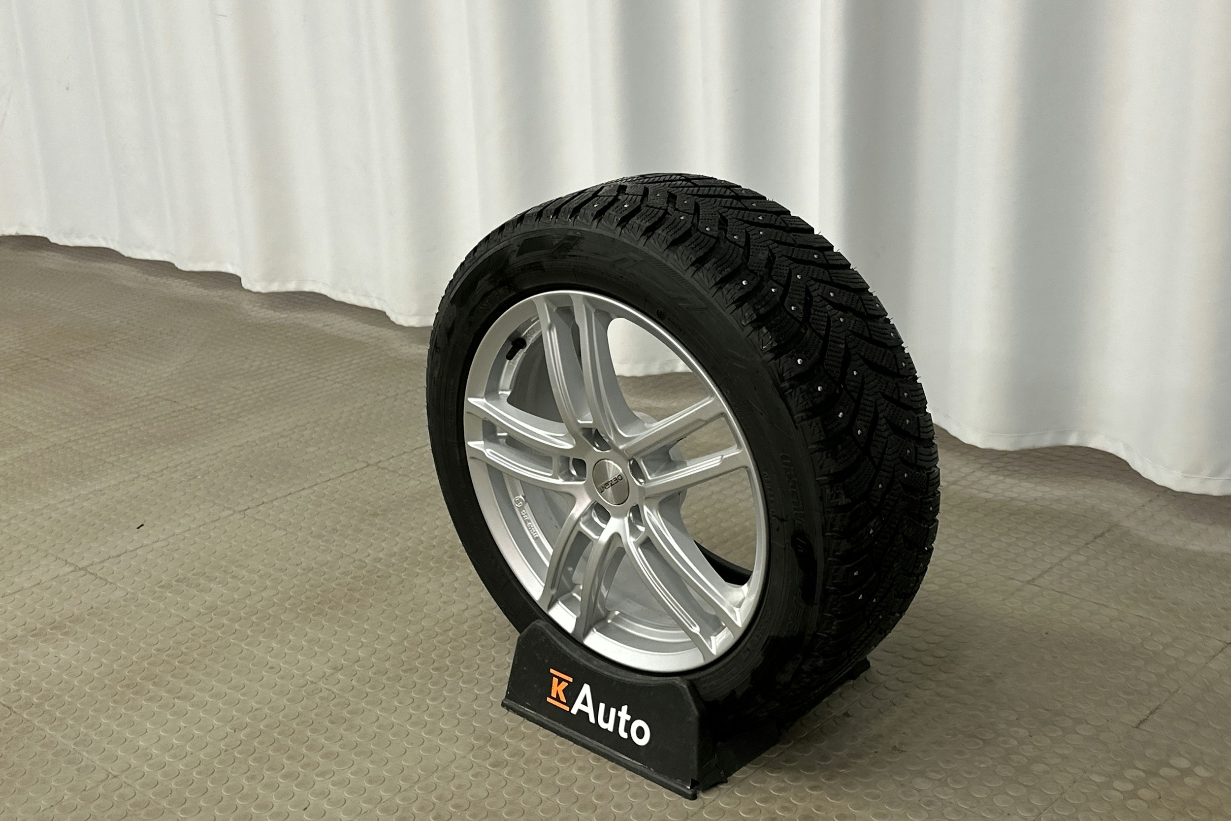 valkoinen Audi A6 2023 kuva 13.