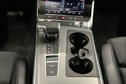 valkoinen Audi A6 2023 kuva 17.