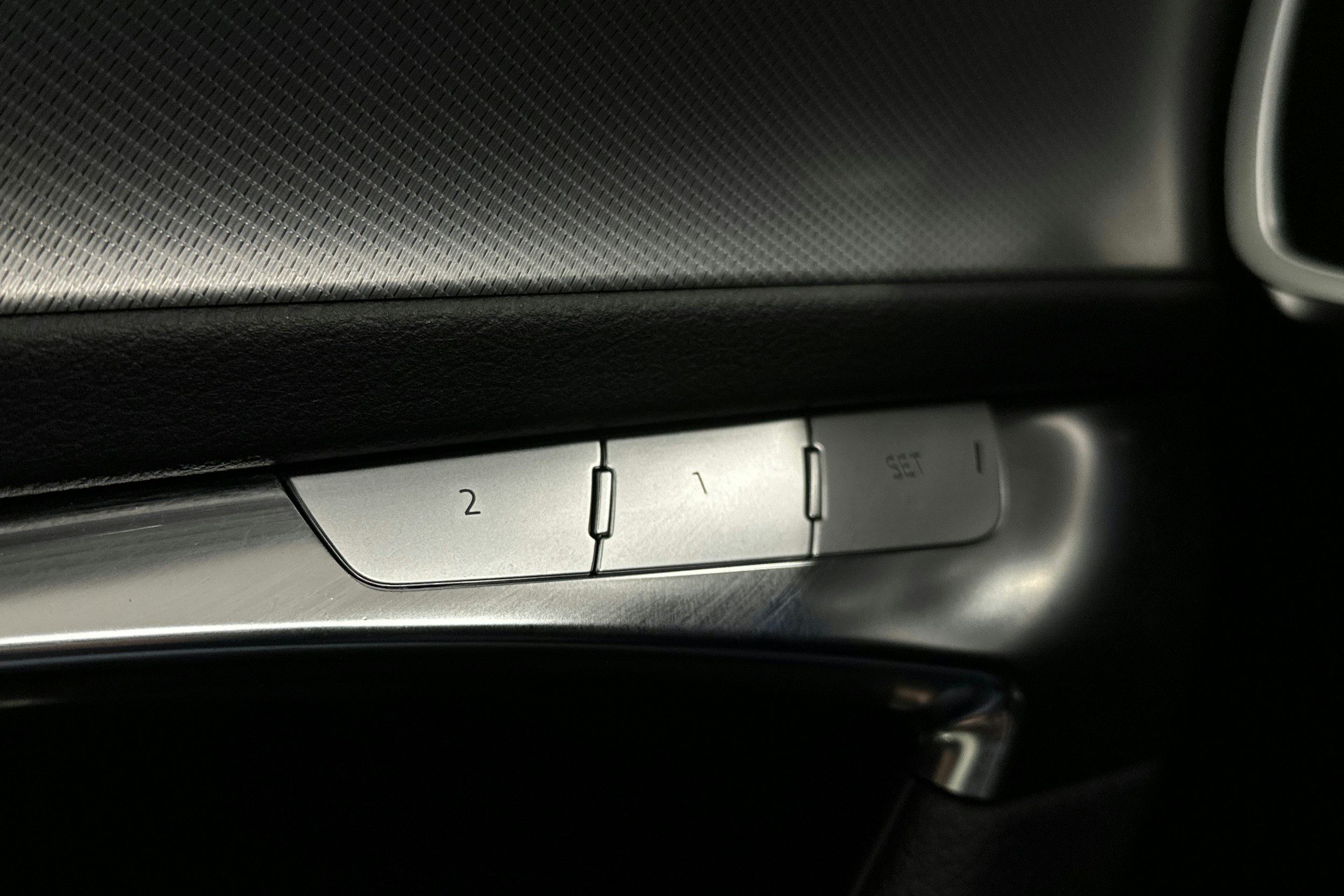 valkoinen Audi A6 2023 kuva 20.