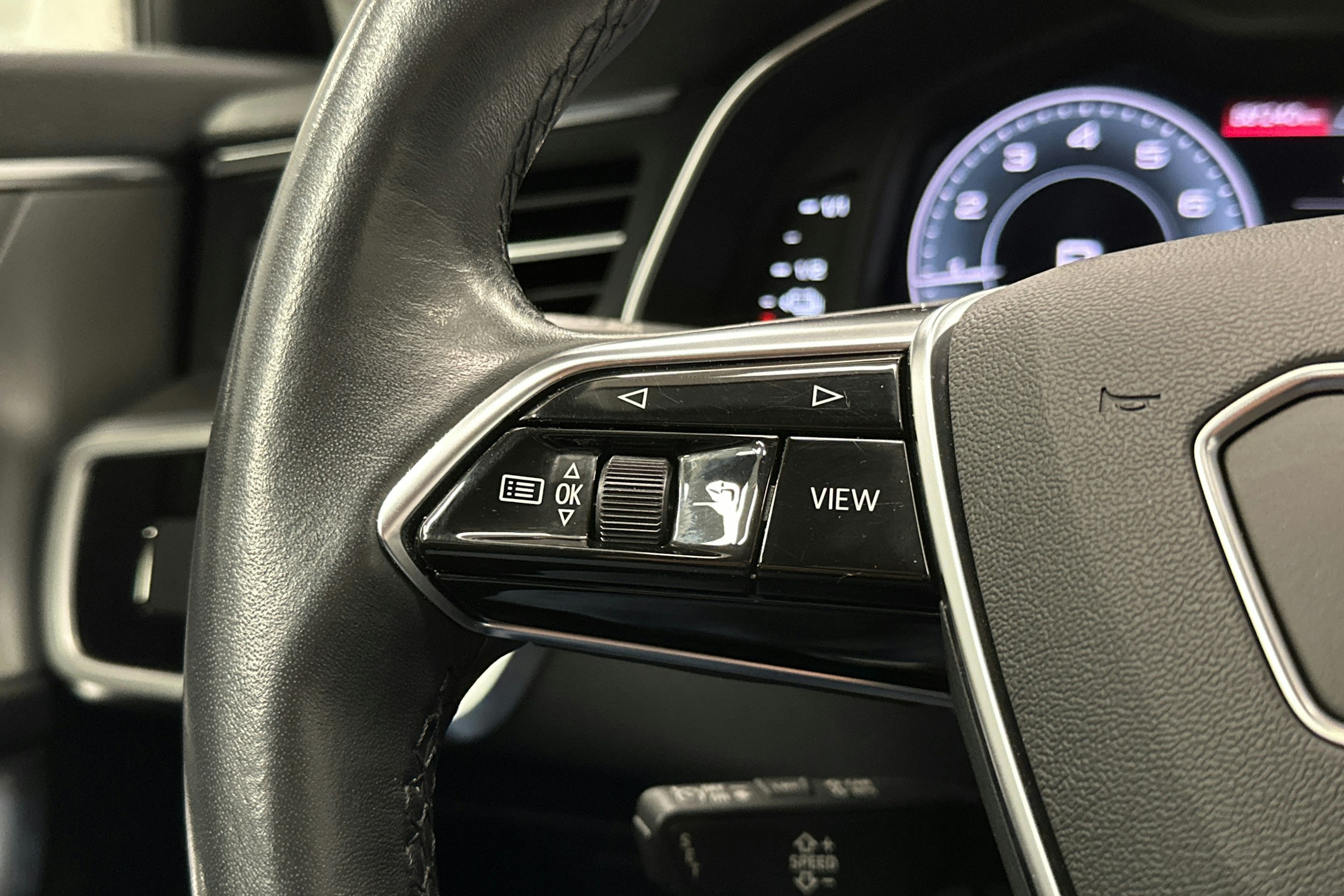 valkoinen Audi A6 2023 kuva 22.