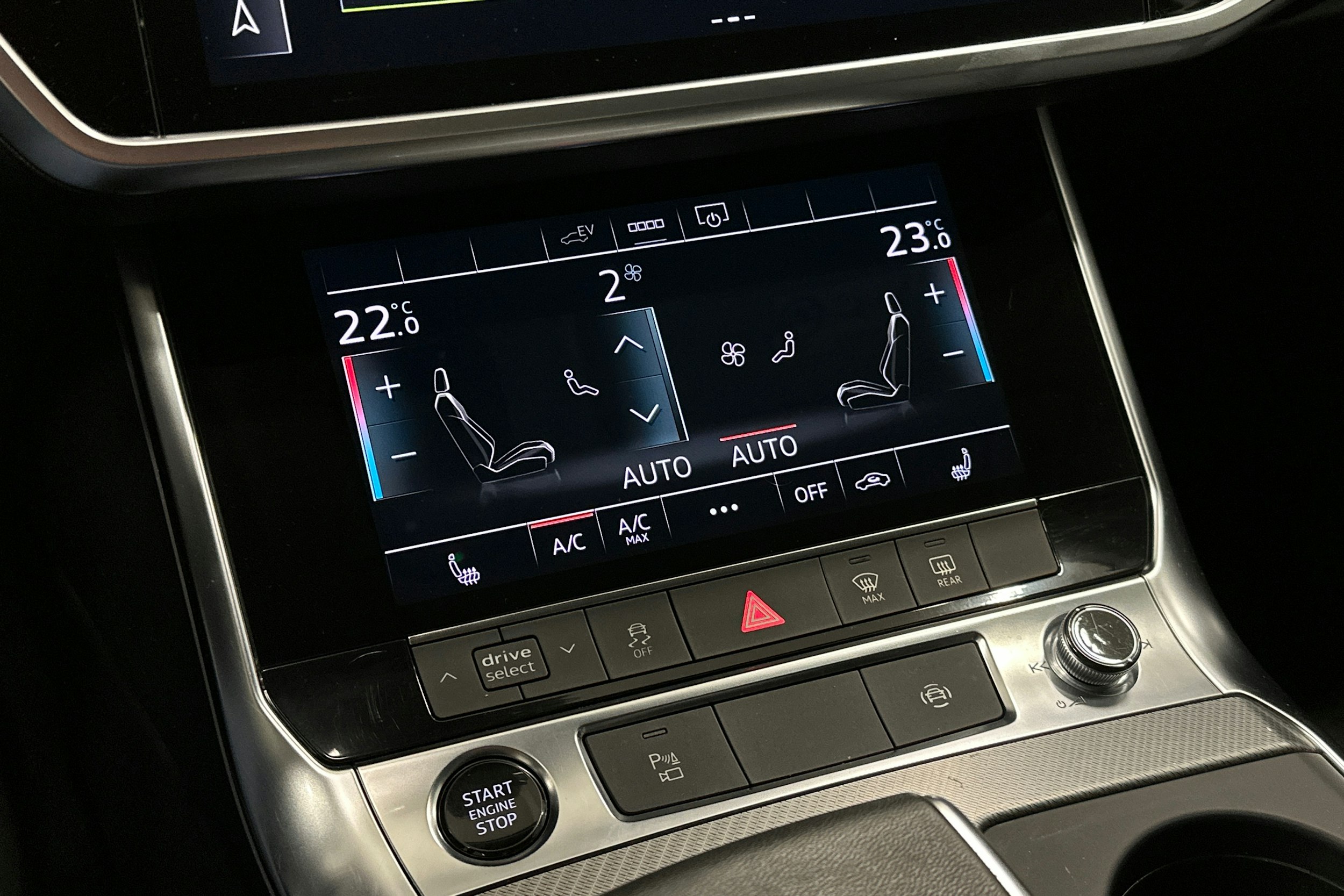 valkoinen Audi A6 2023 kuva 24.