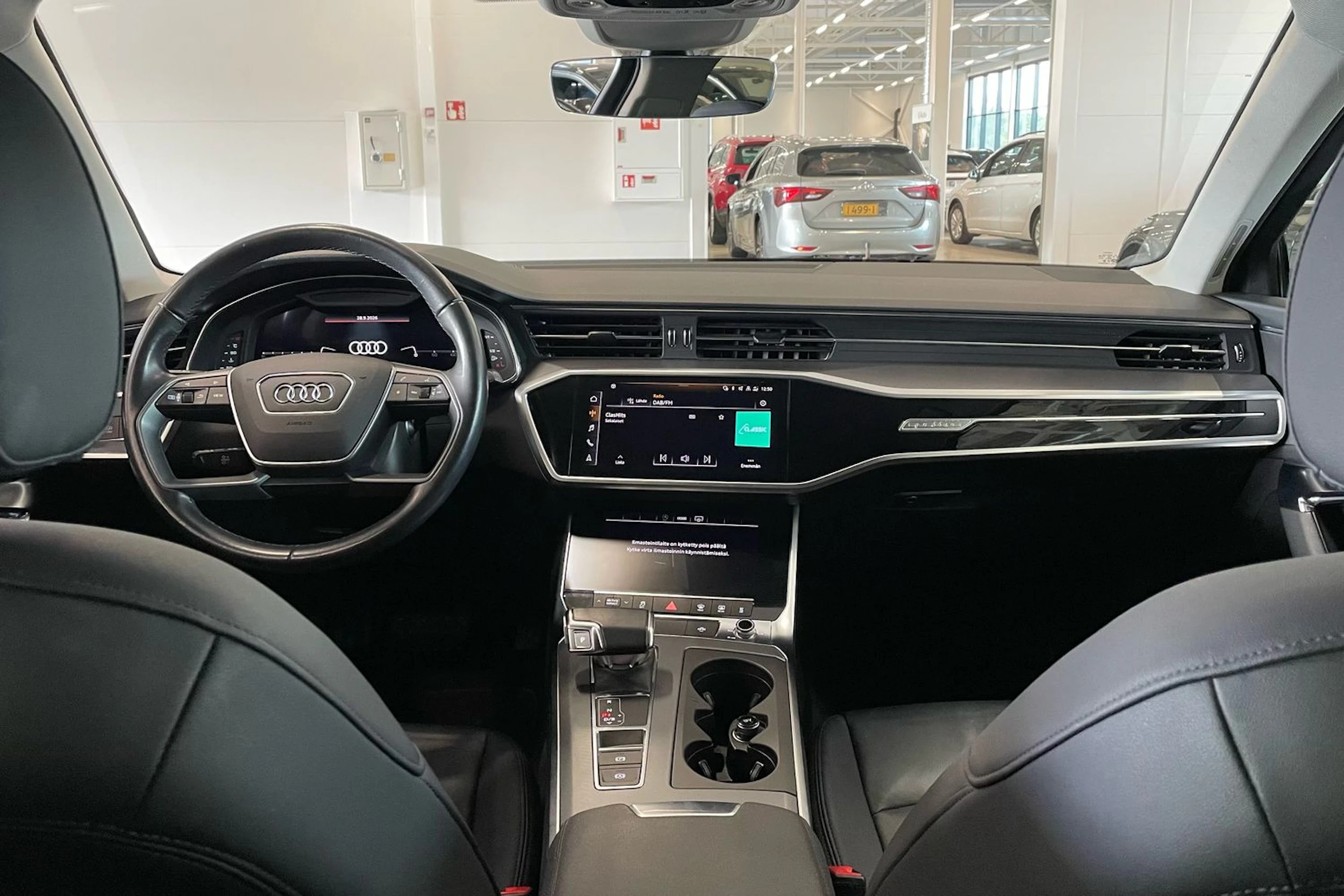 musta Audi A6 2023 kuva 11.