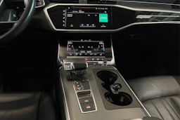 musta Audi A6 2023 kuva 18.