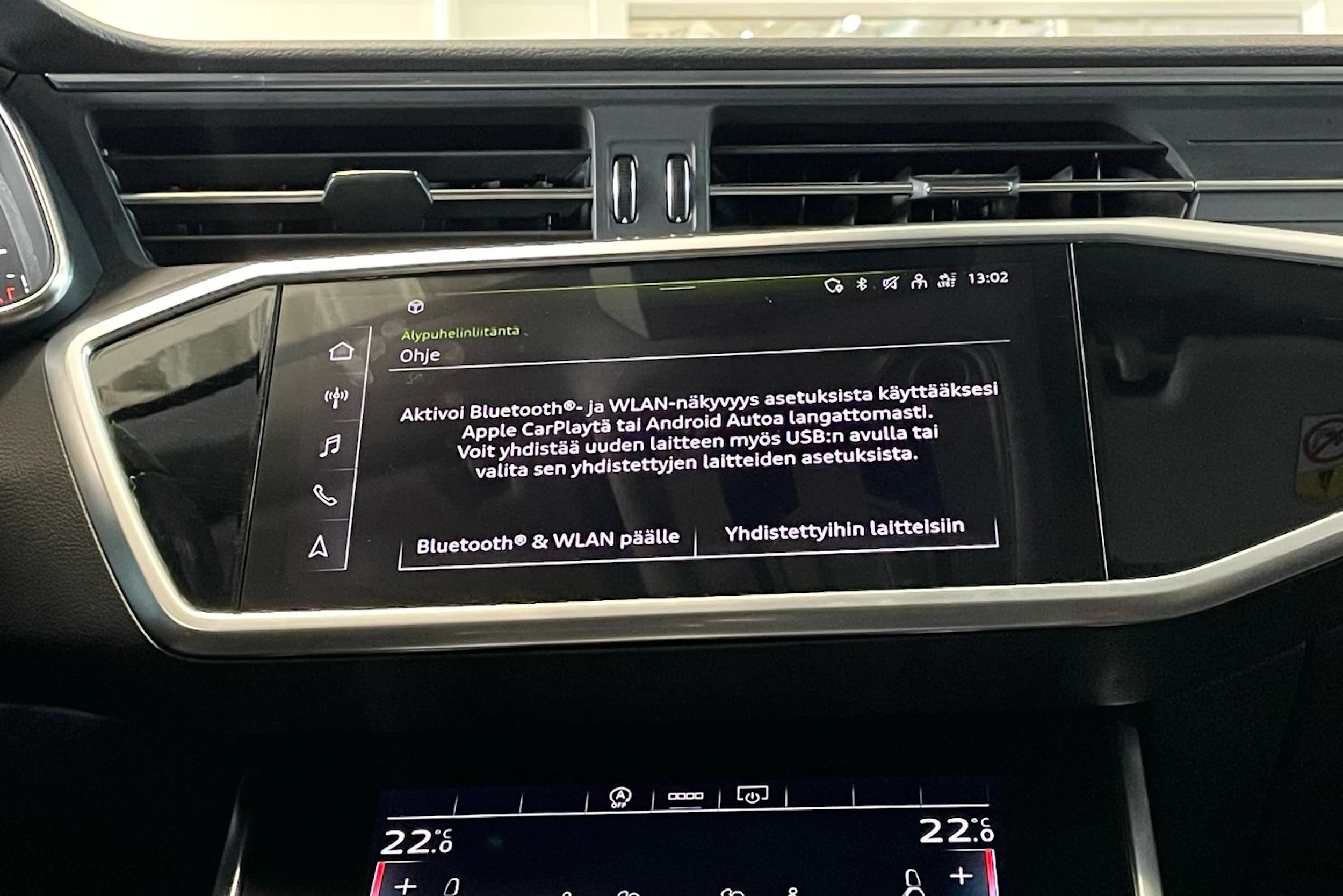 musta Audi A6 2023 kuva 21.