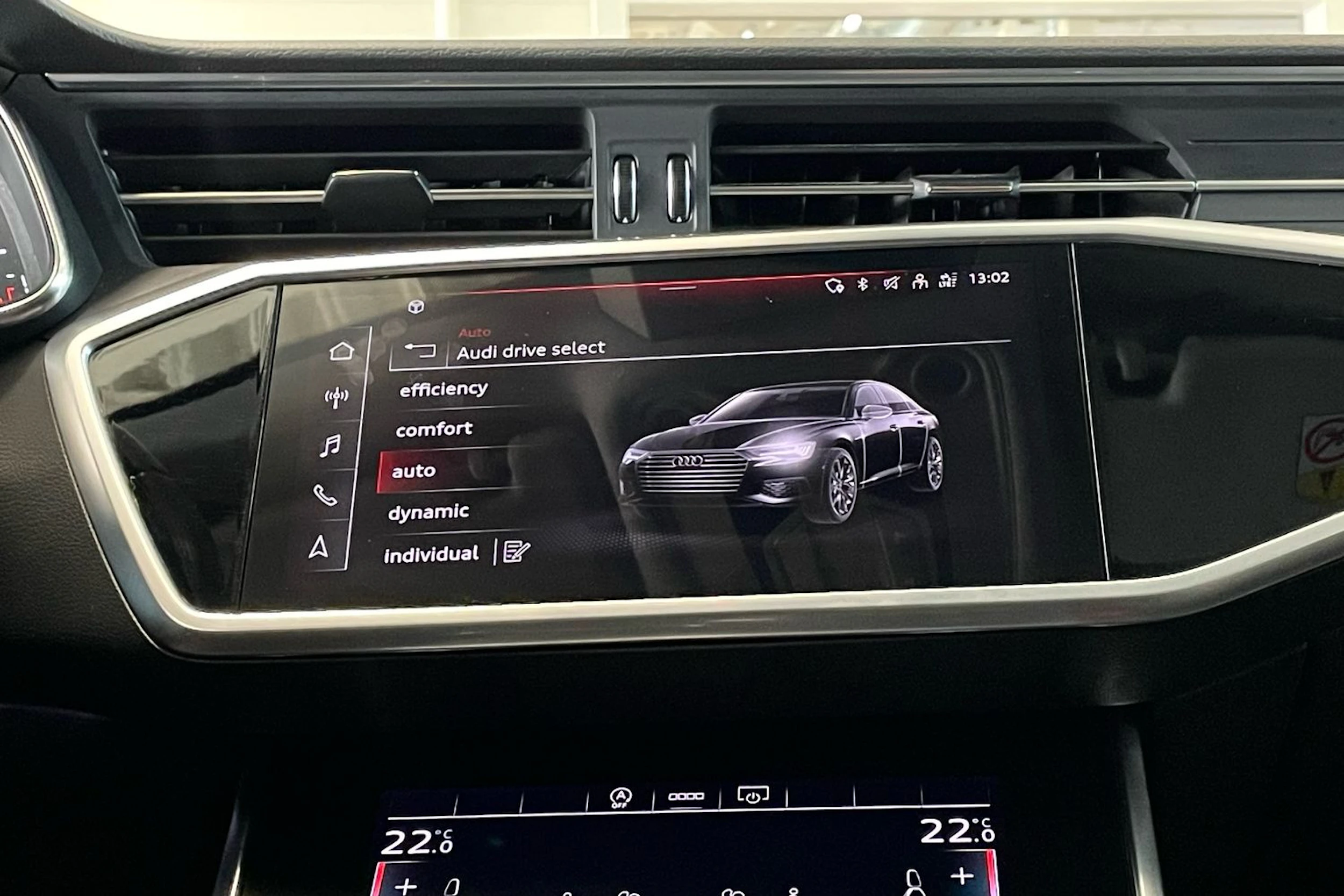 musta Audi A6 2023 kuva 22.