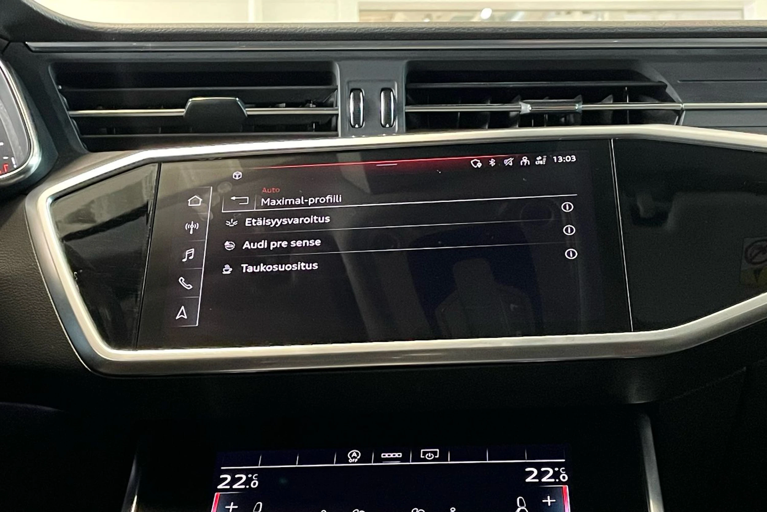 musta Audi A6 2023 kuva 24.
