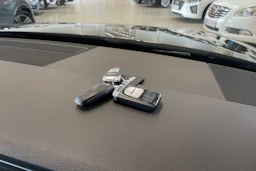 musta Audi A6 2023 kuva 30.
