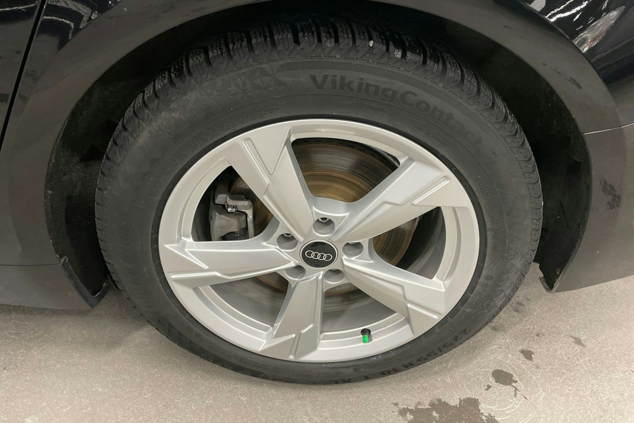 musta Audi A6 2023 kuva 10.