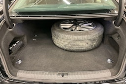 musta Audi A6 2023 kuva 12.