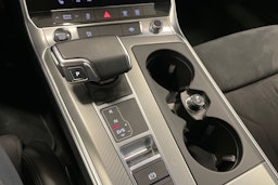 musta Audi A6 2023 kuva 16.