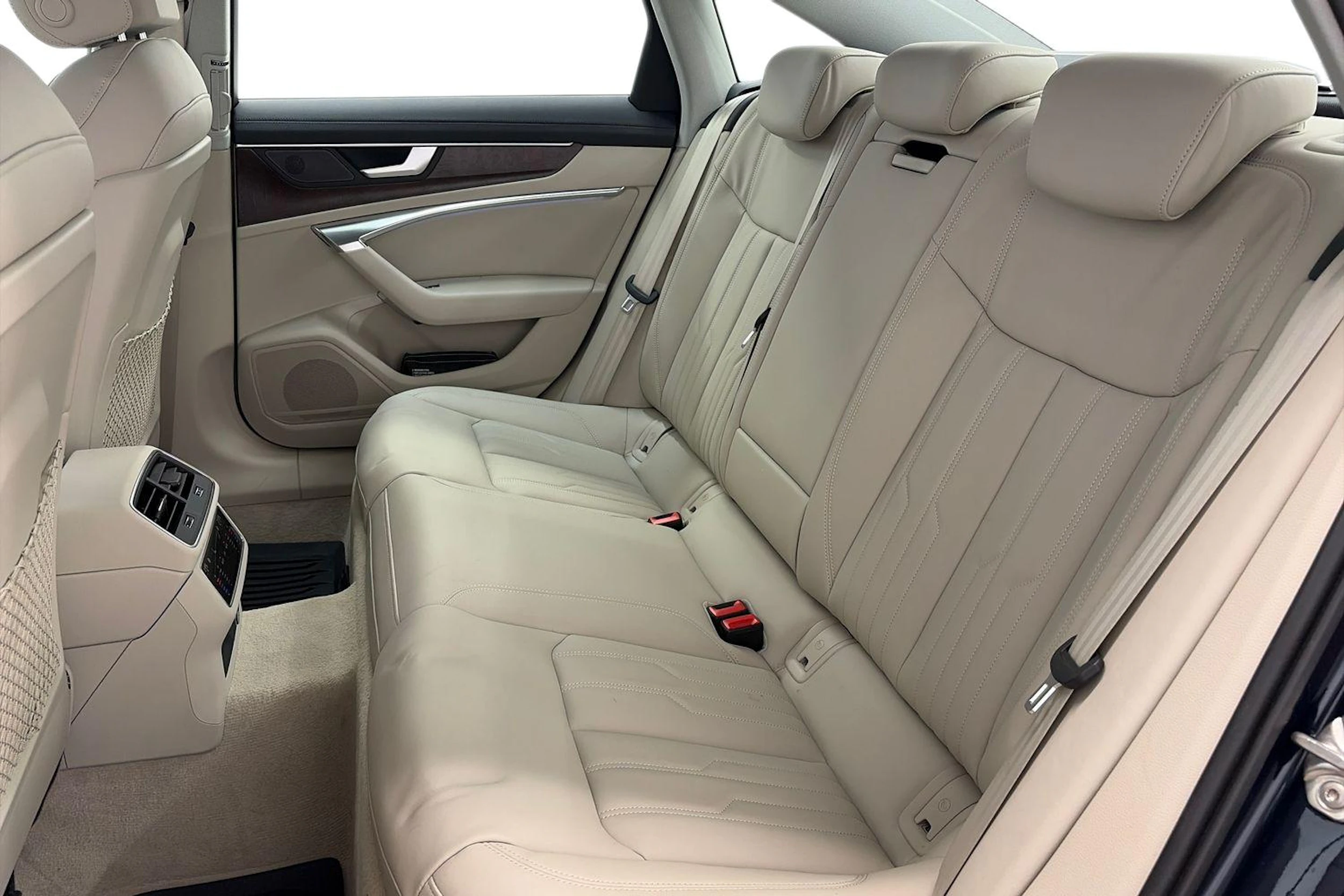 sininen Audi A6 2023 kuva 8.