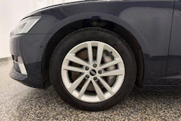 sininen Audi A6 2023 kuva 10.