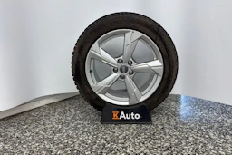 sininen Audi A6 2023 kuva 11.