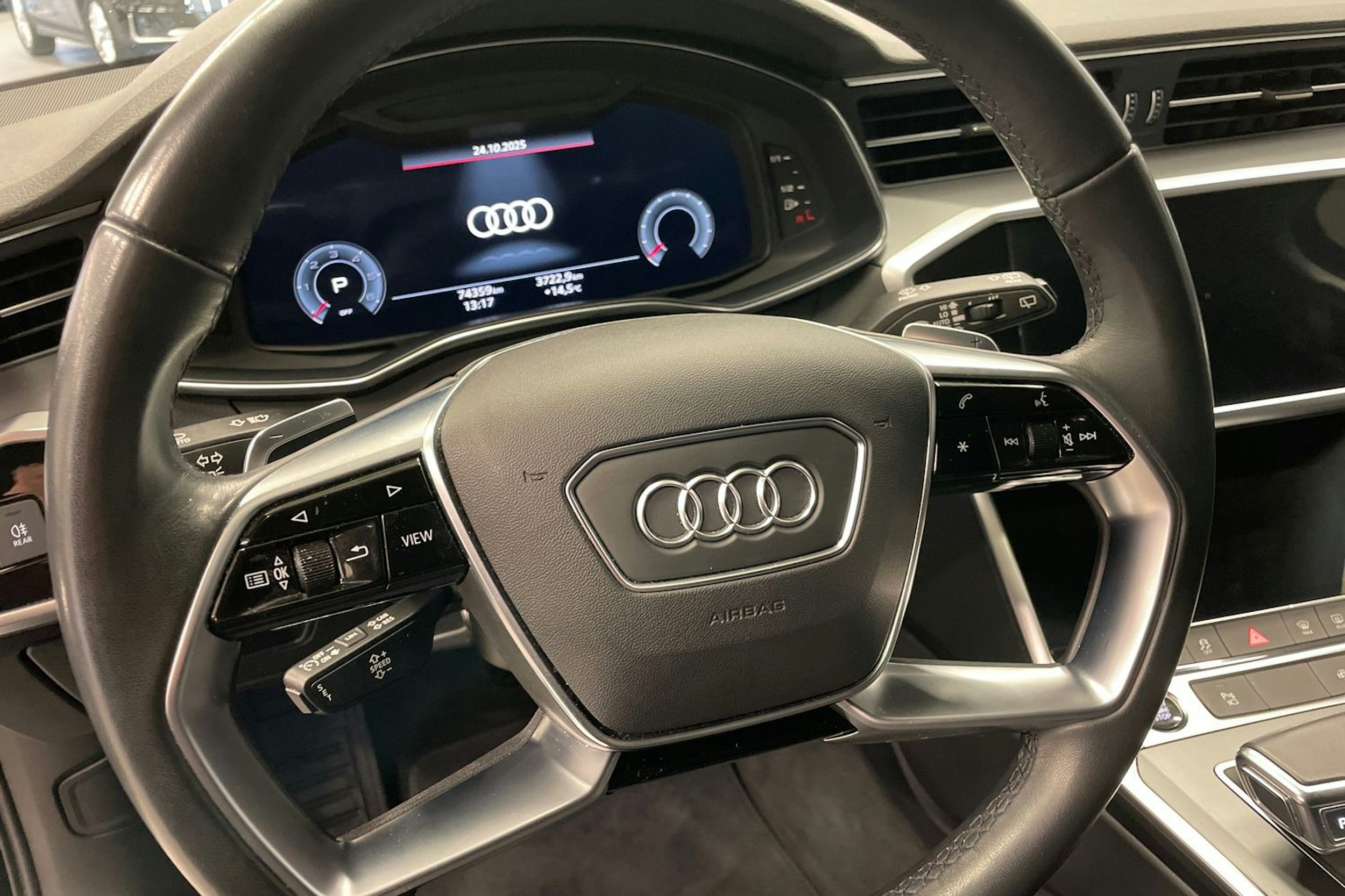 Musta Audi A6 2023 kuva 15.