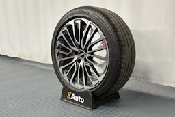 musta Audi A6 2023 kuva 13.