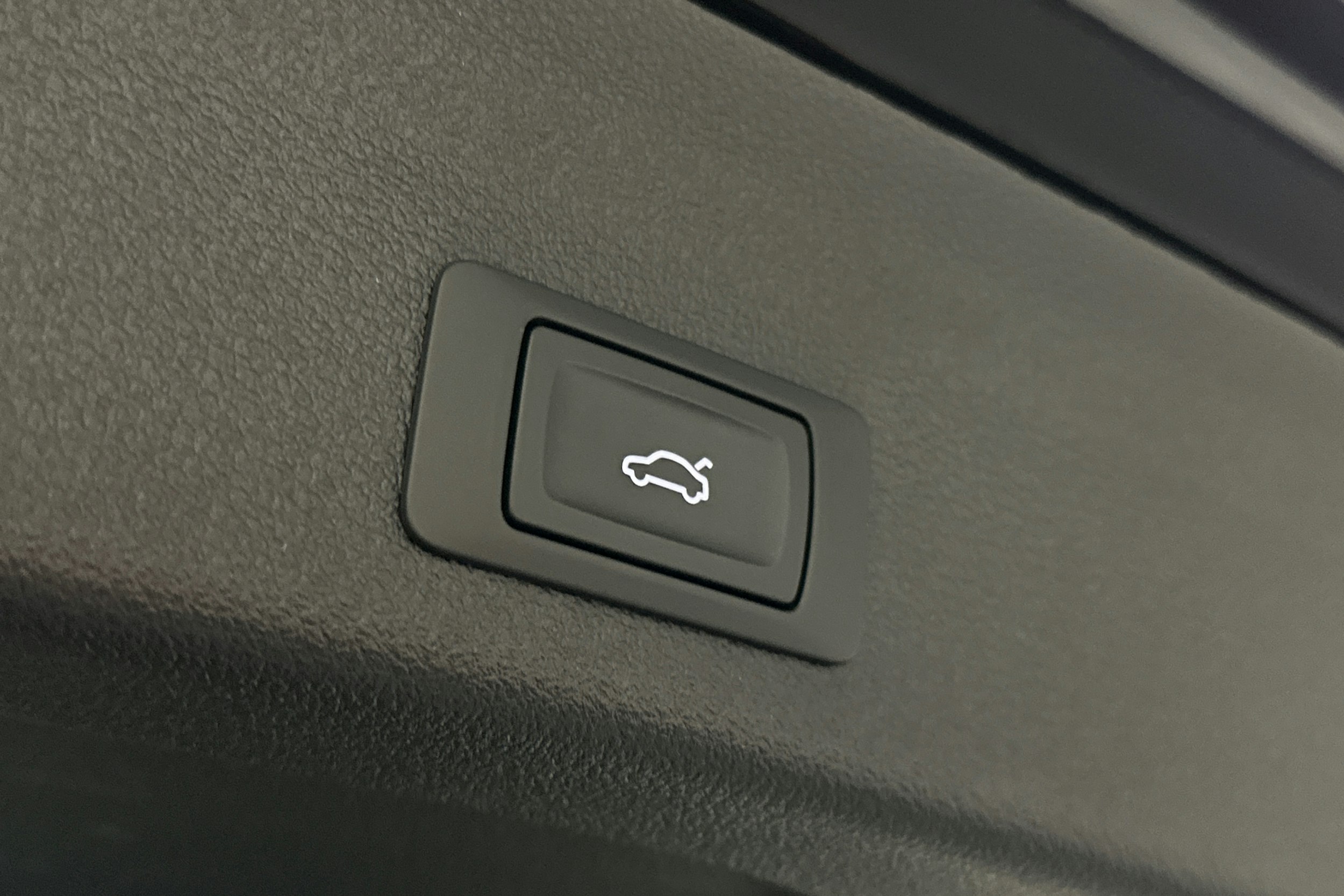 musta Audi A6 2023 kuva 15.