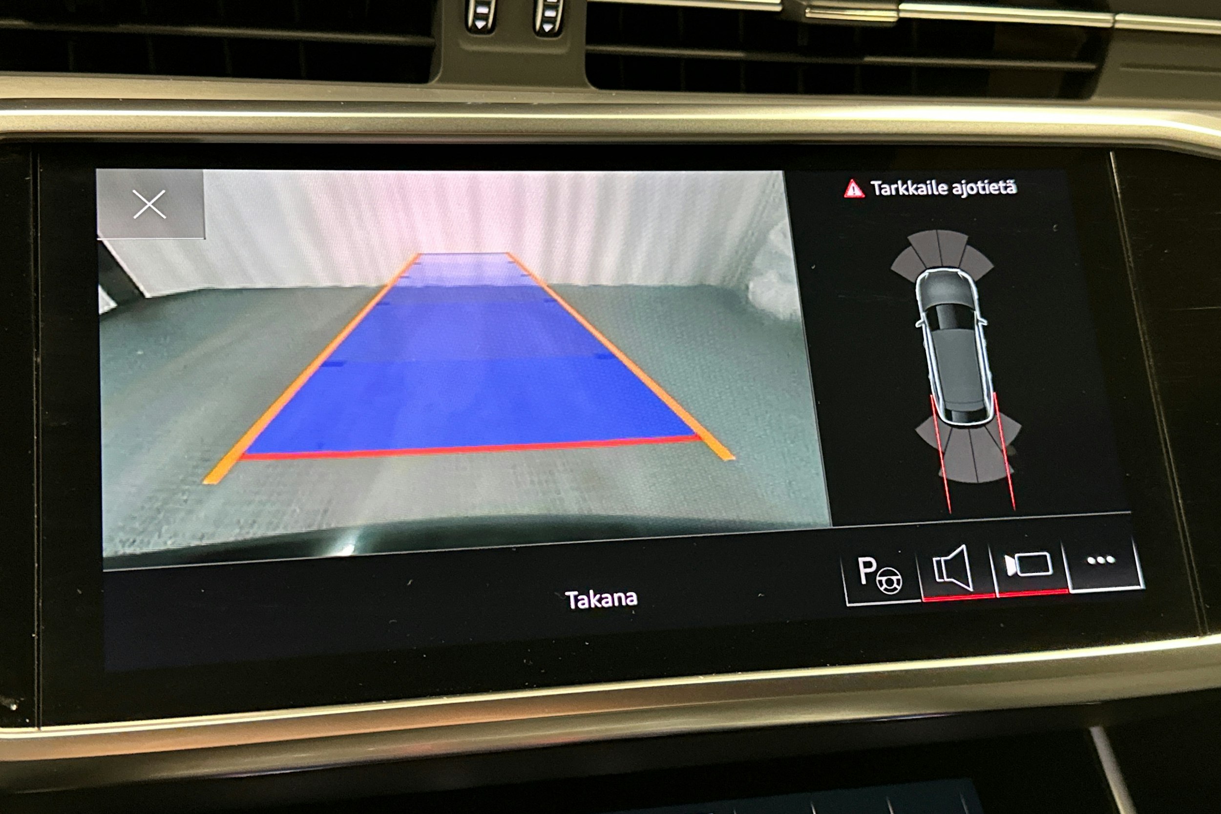 musta Audi A6 2023 kuva 28.