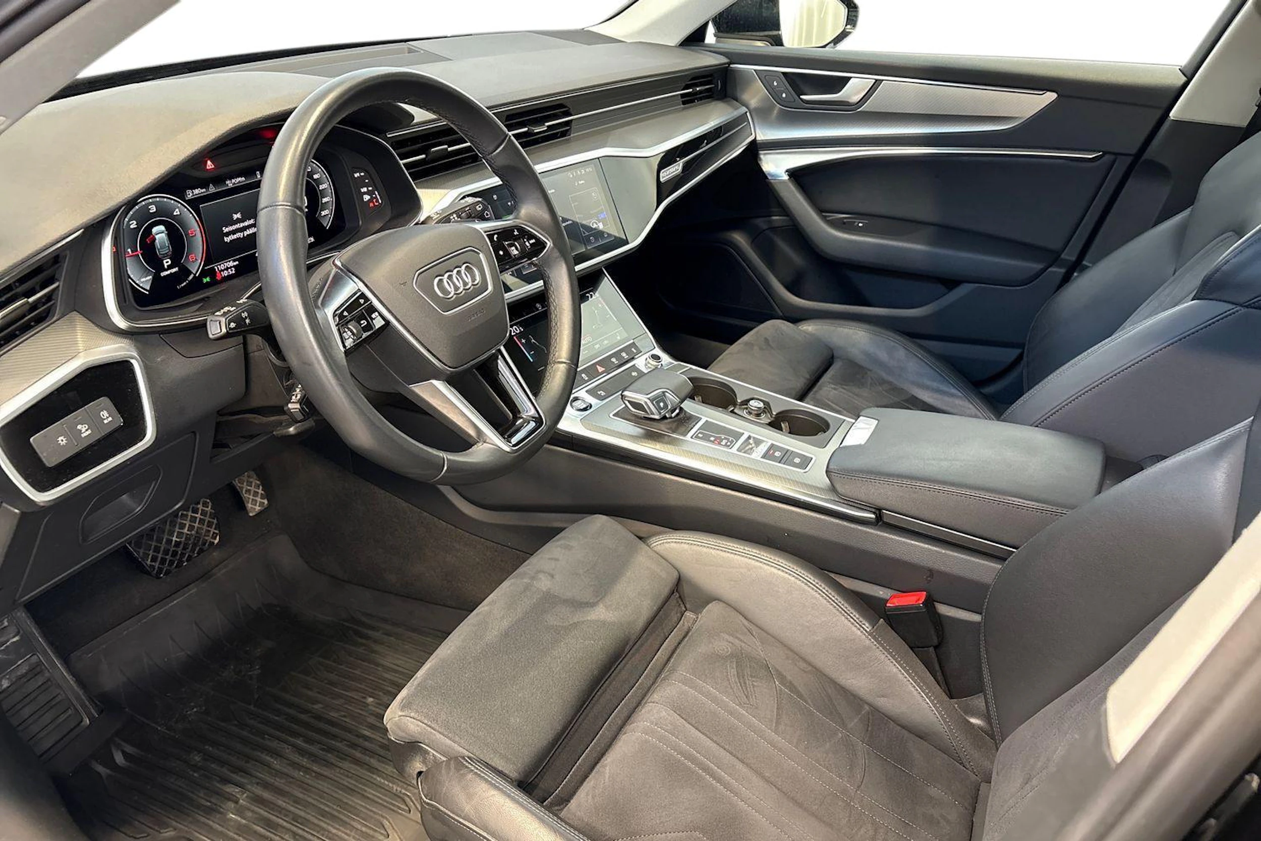 musta Audi A6 2023 kuva 8.