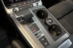 musta Audi A6 2023 kuva 22.