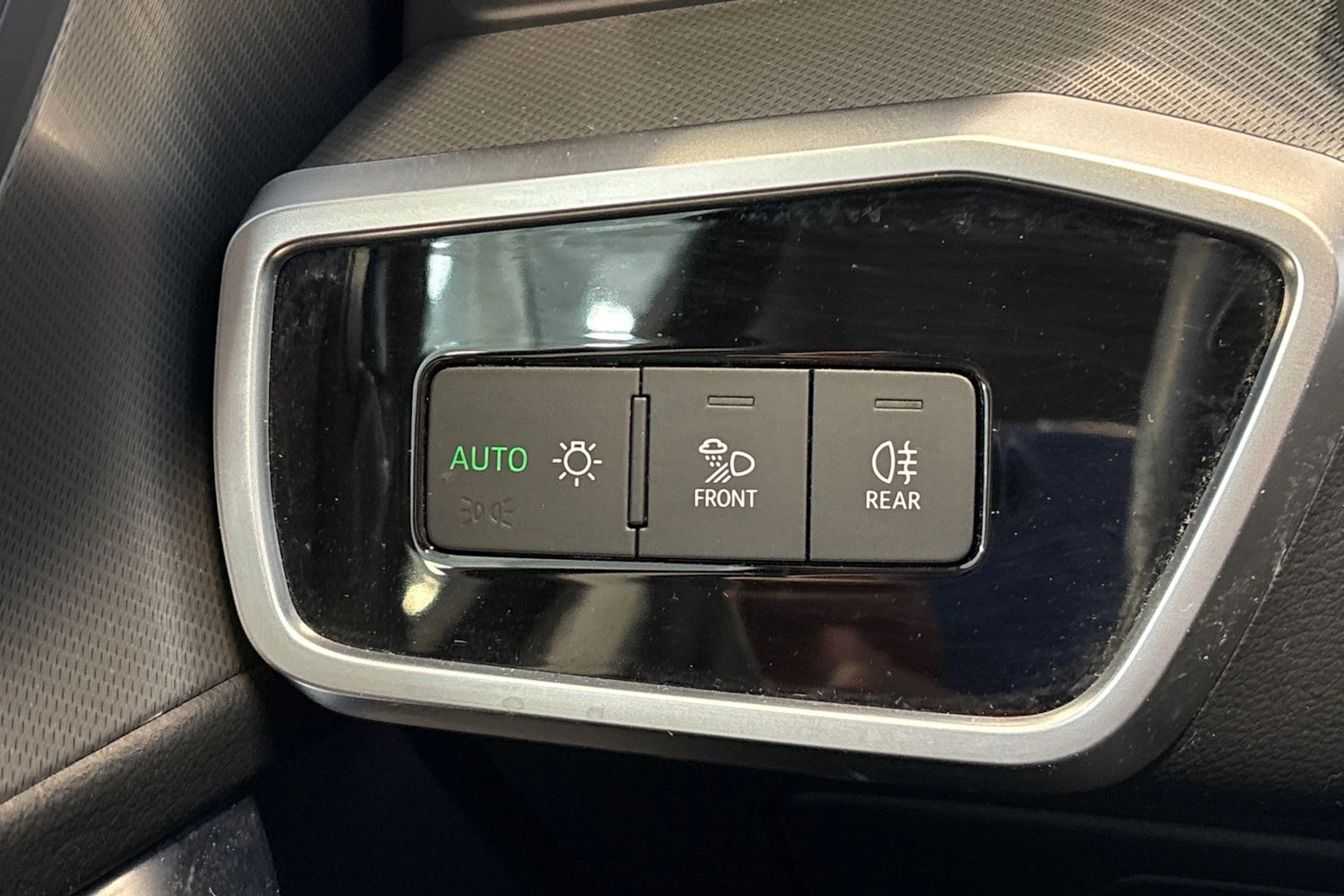 musta Audi A6 2023 kuva 26.