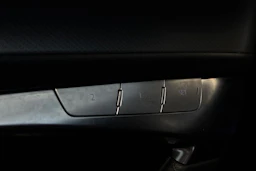 musta Audi A6 2023 kuva 27.