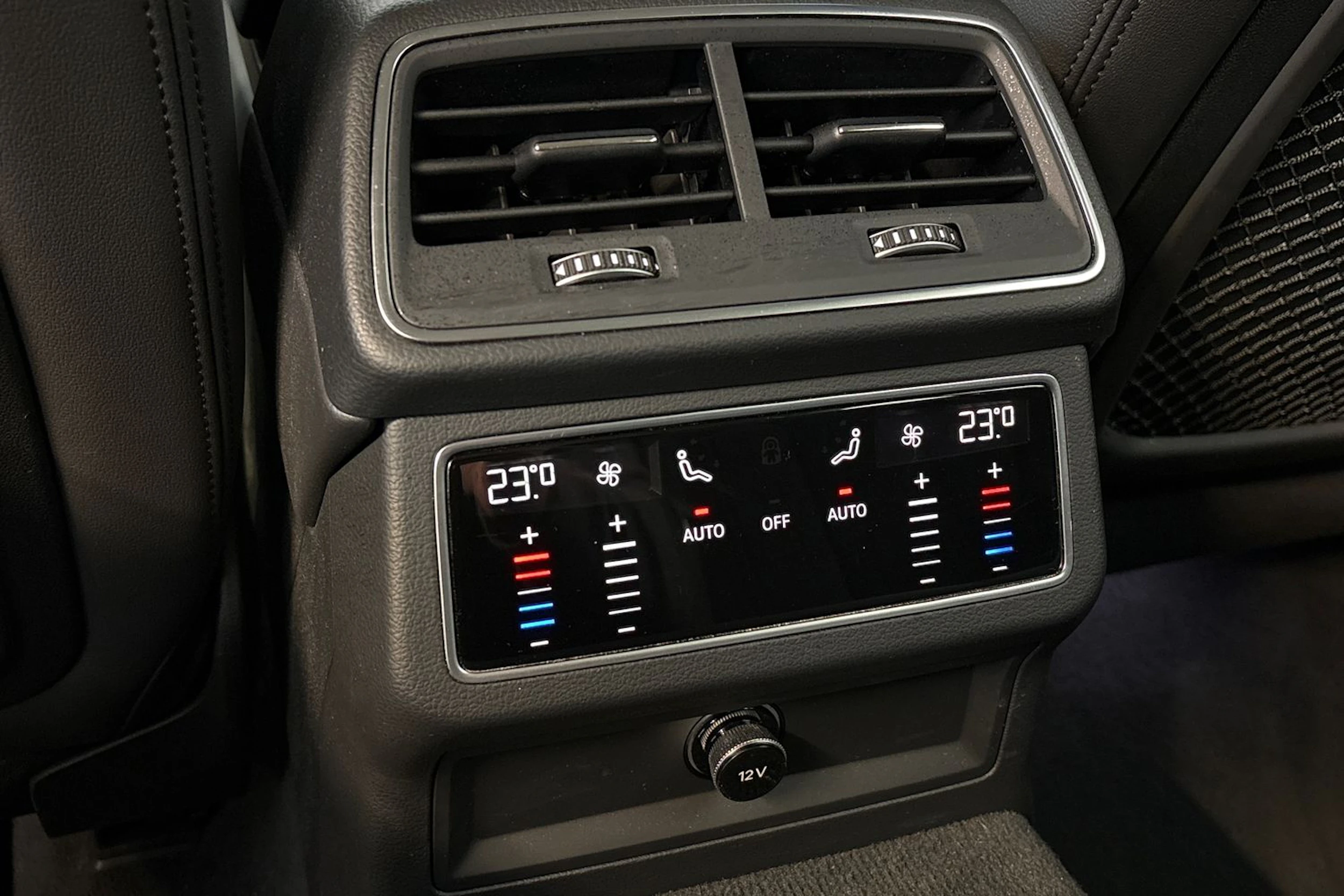musta Audi A6 2023 kuva 31.
